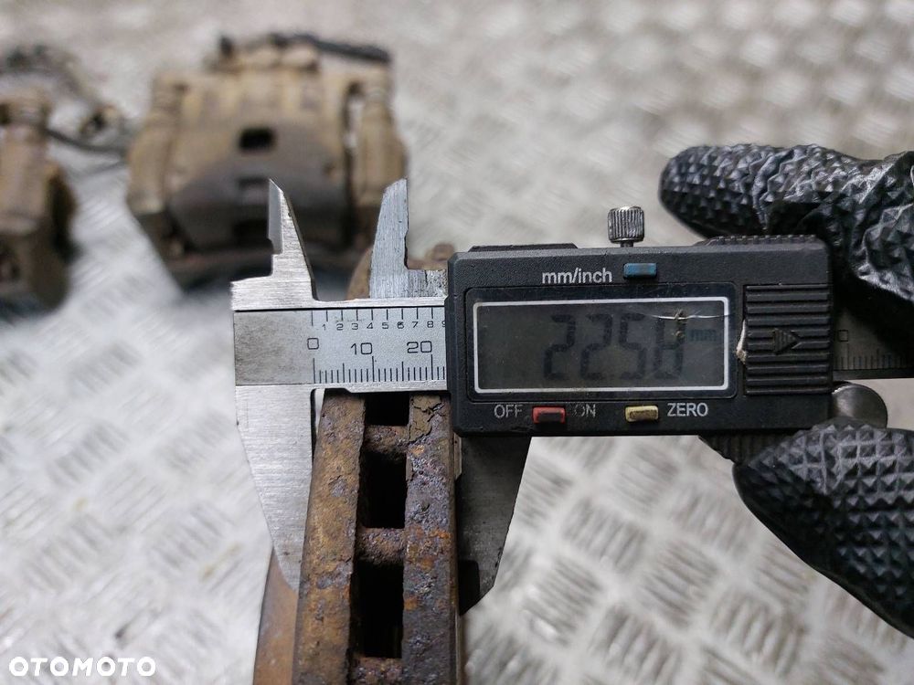 TARCZE HAMULCOWE PRZÓD + ZACISKI FORD FIESTA MK6 1.4 TDCI - 6