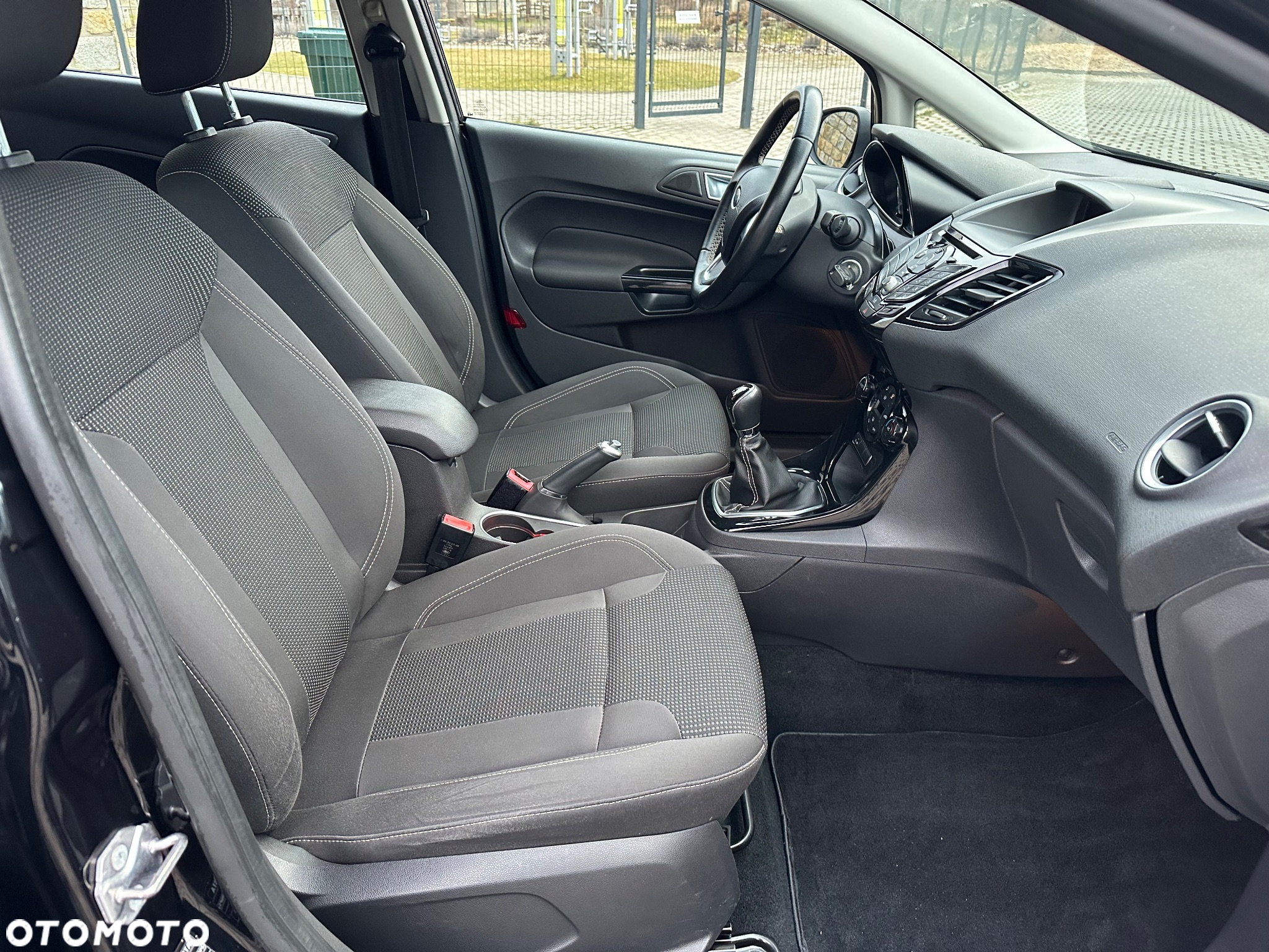 Ford Fiesta 1.0 EcoBoost Titanium - 10