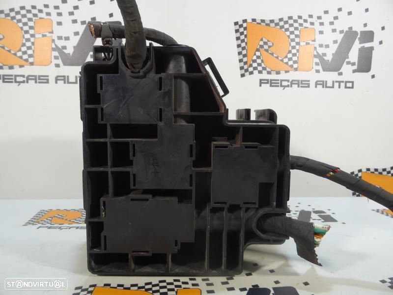 Caixa De Fusíveis Hyundai Santa Fé Ii (Cm)  919502B530 / 91950 2B530 - 4