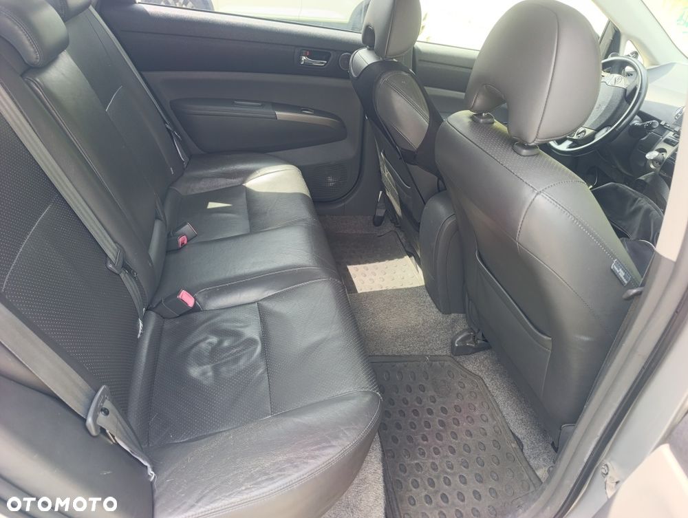 Toyota Prius - 4
