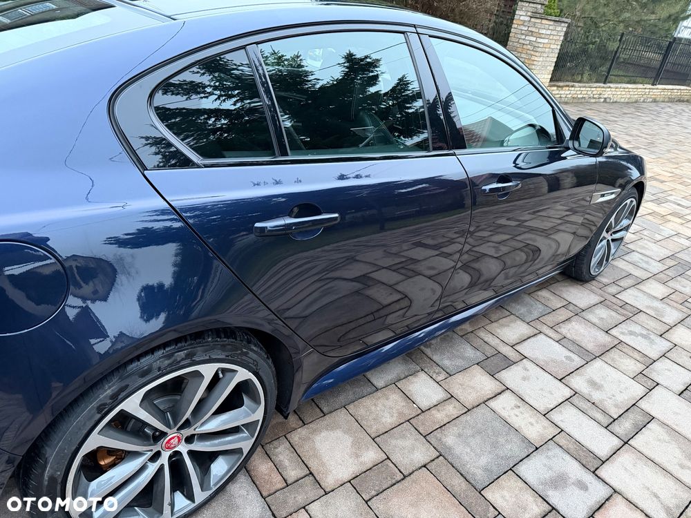Jaguar XE 20d R-Sport - 39