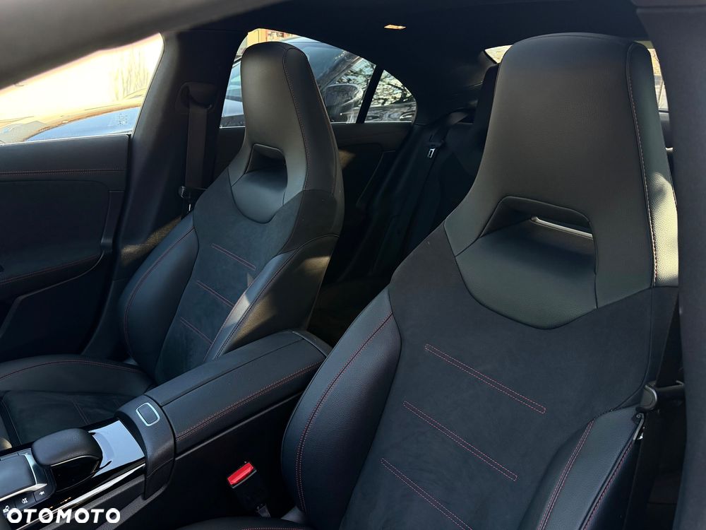 Mercedes-Benz CLA 220 d AMG Line 8G-DCT - 37