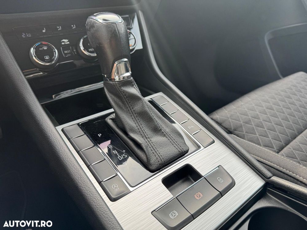 Skoda Superb 2.0 TDI DSG Ambition - 11