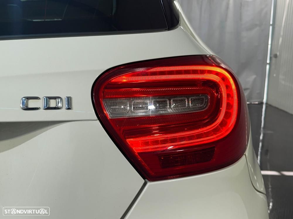 Mercedes-Benz A 180 d 7G-DCT AMG Line - 15