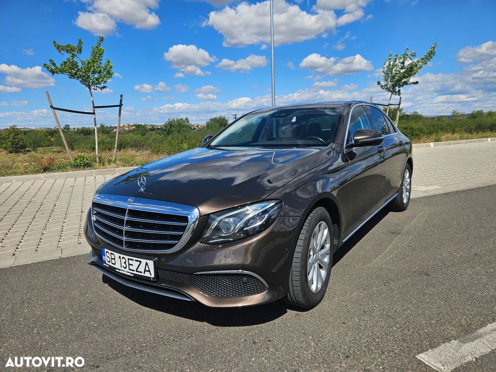 Mercedes-Benz E 220 d Aut. - 1