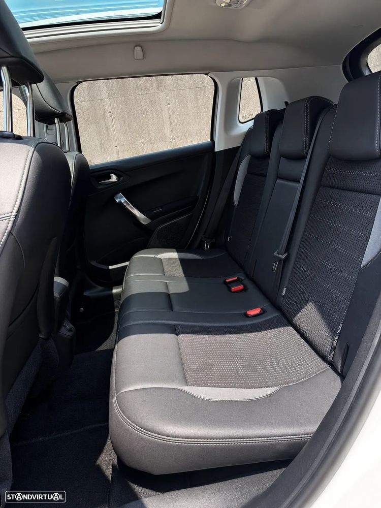 Peugeot 2008 1.2 PureTech Allure - 7