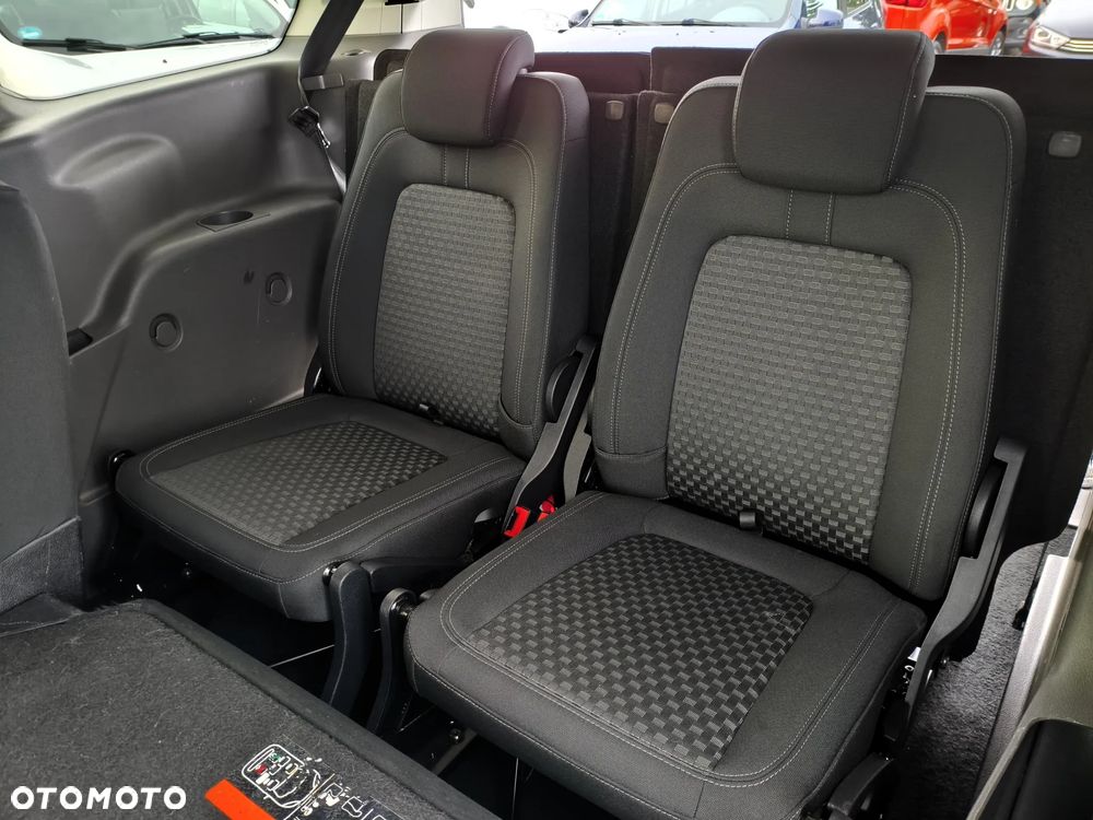 Ford Tourneo Connect Grand - 15