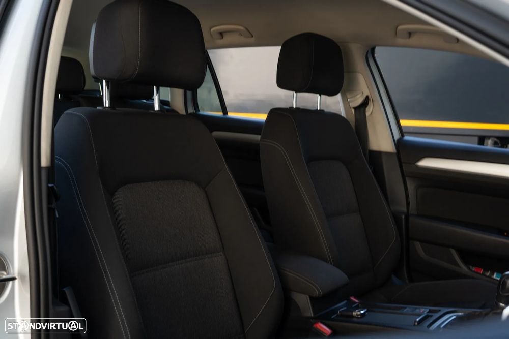 VW Passat Variant 1.6 TDI SCR DSG Business - 52