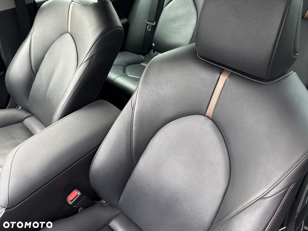 Toyota Camry - 11