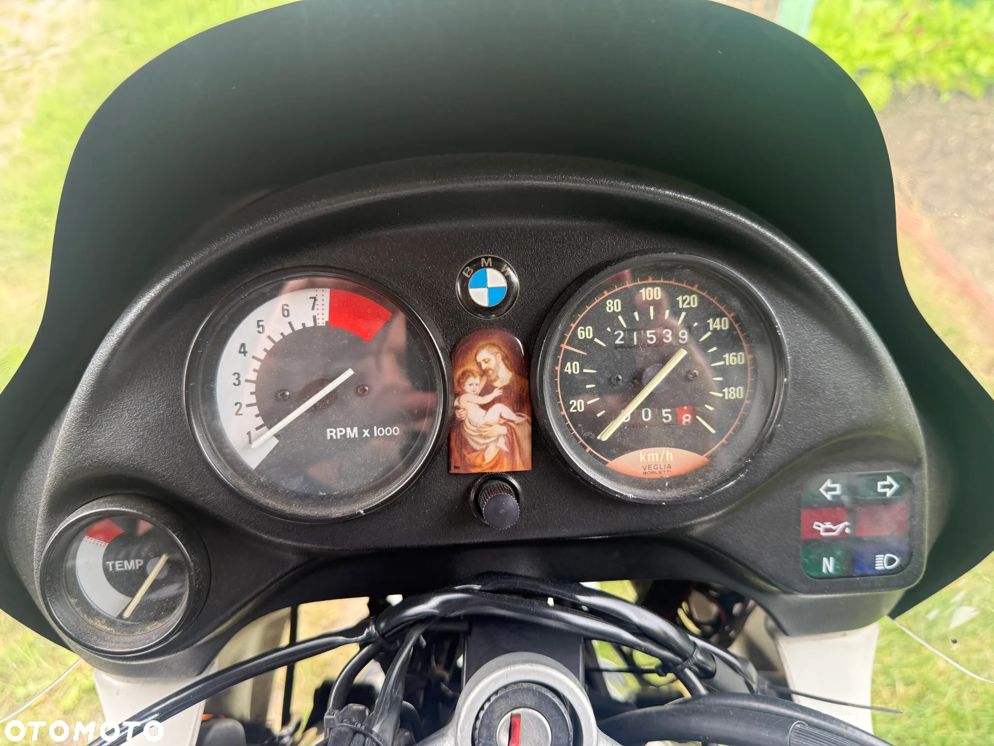 BMW F - 21