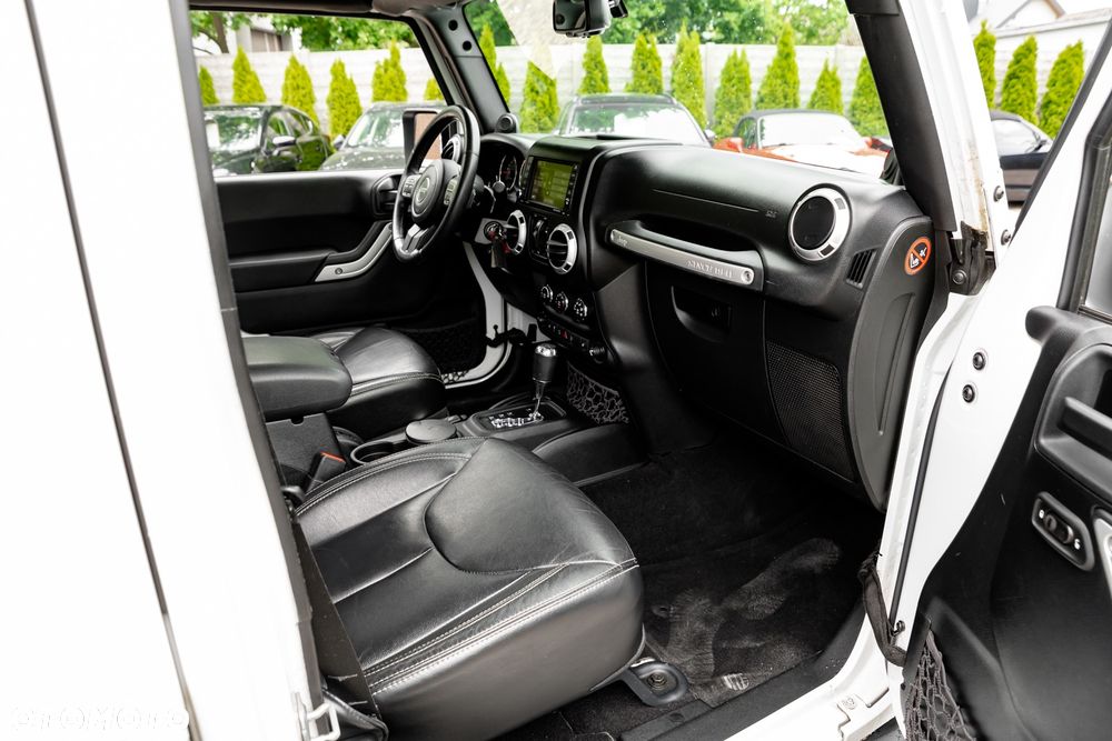 Jeep Wrangler Unlimited 3.6 Automatik Sahara - 22