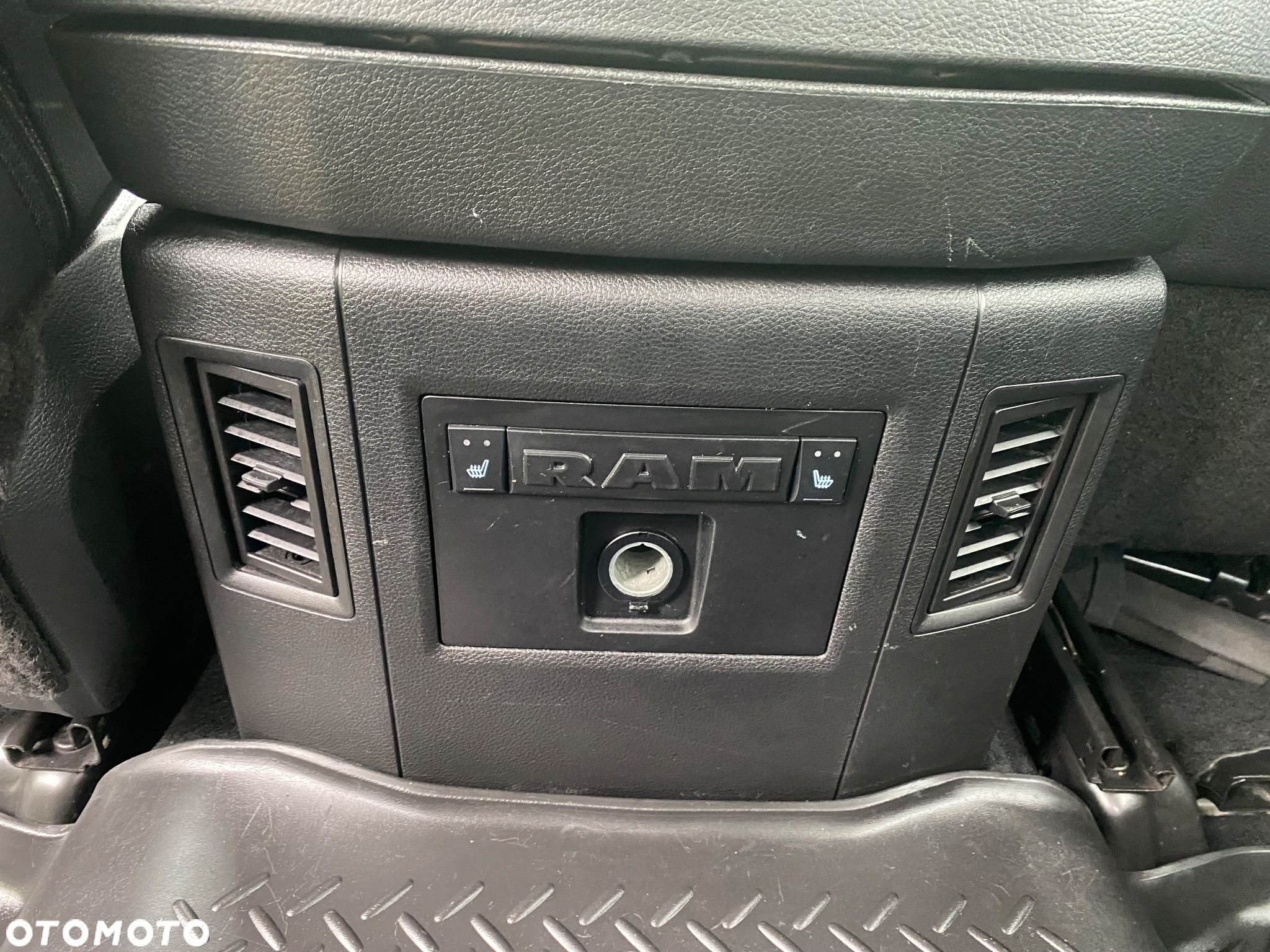 Dodge RAM 1500 5.7 4x4 - 25