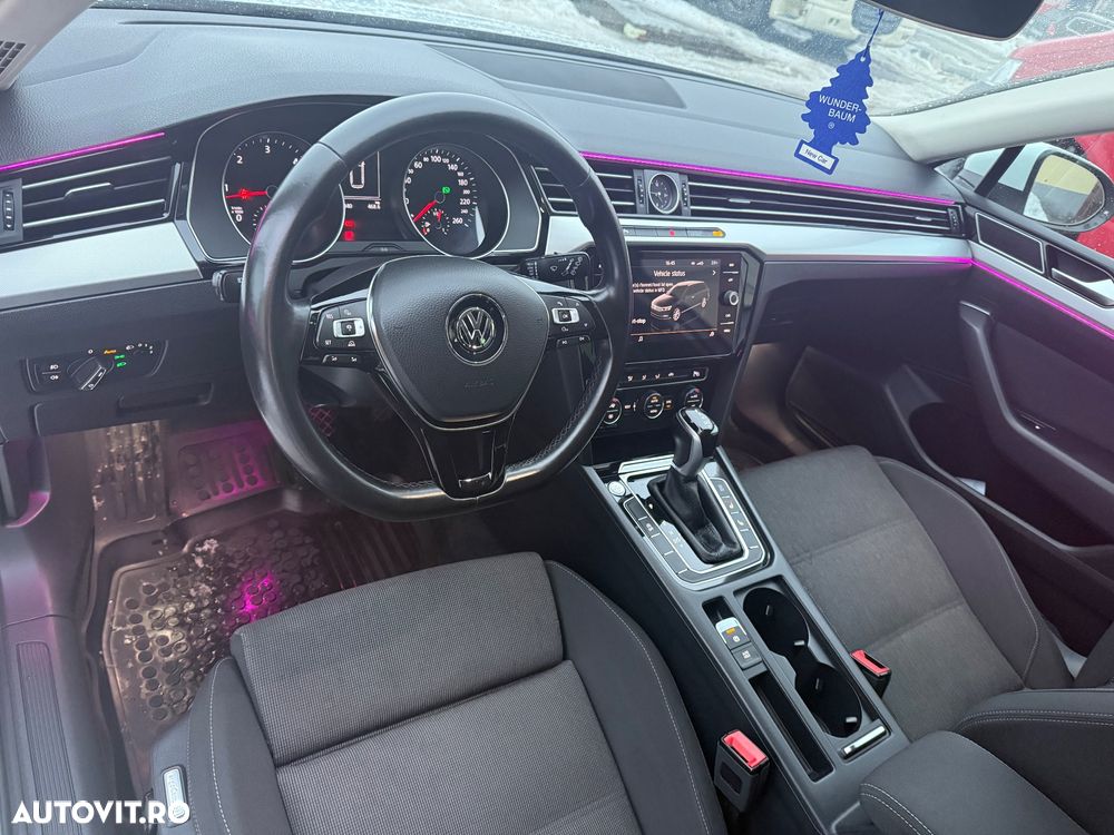 Volkswagen Passat 2.0 TDI (BlueMotion Technology) DSG Comfortline - 9