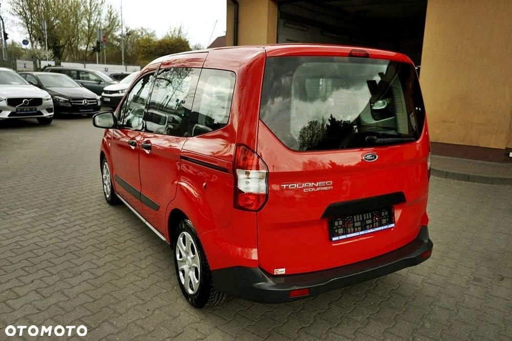 Ford Transit Courier - 6