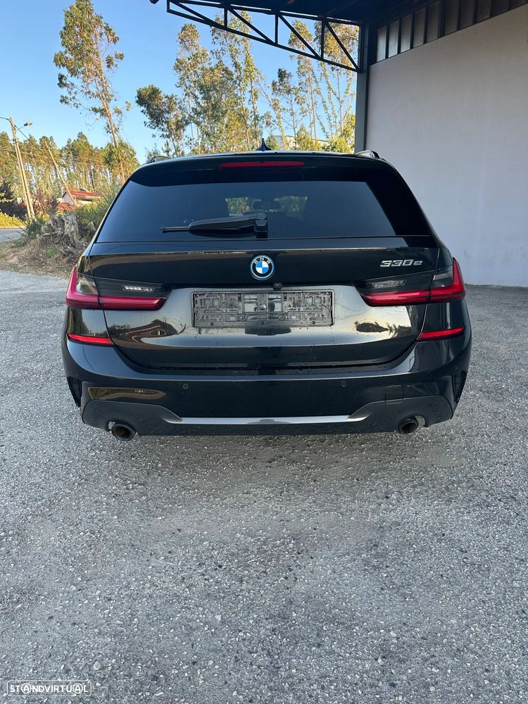 BMW 330 e Pack Desportivo M Auto - 4