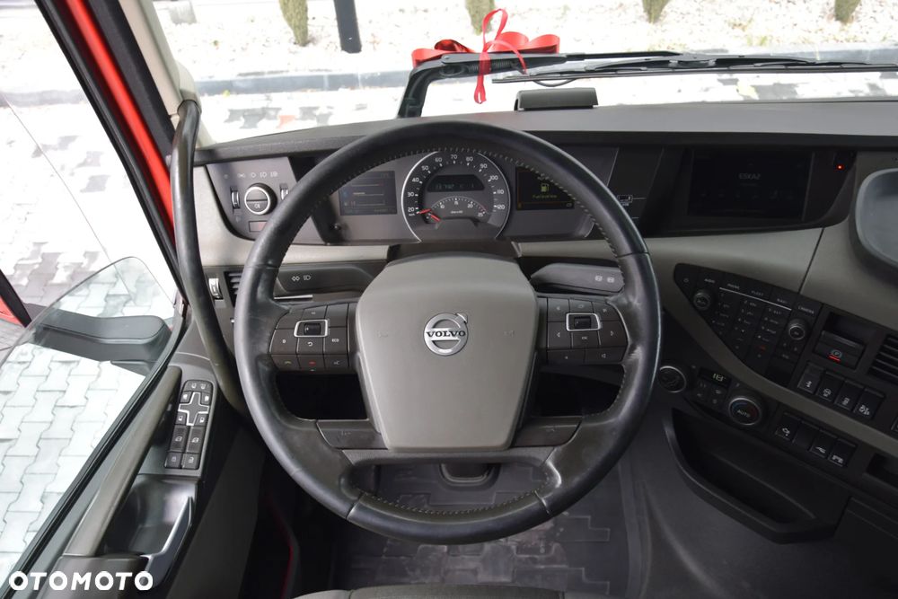 Volvo FH500 / NISKA KABINA / HYDRAULIKA / EURO 6 / ACC / LEDY / ALUFELGI / SERWISOWANY / SPROWADZONY - 23