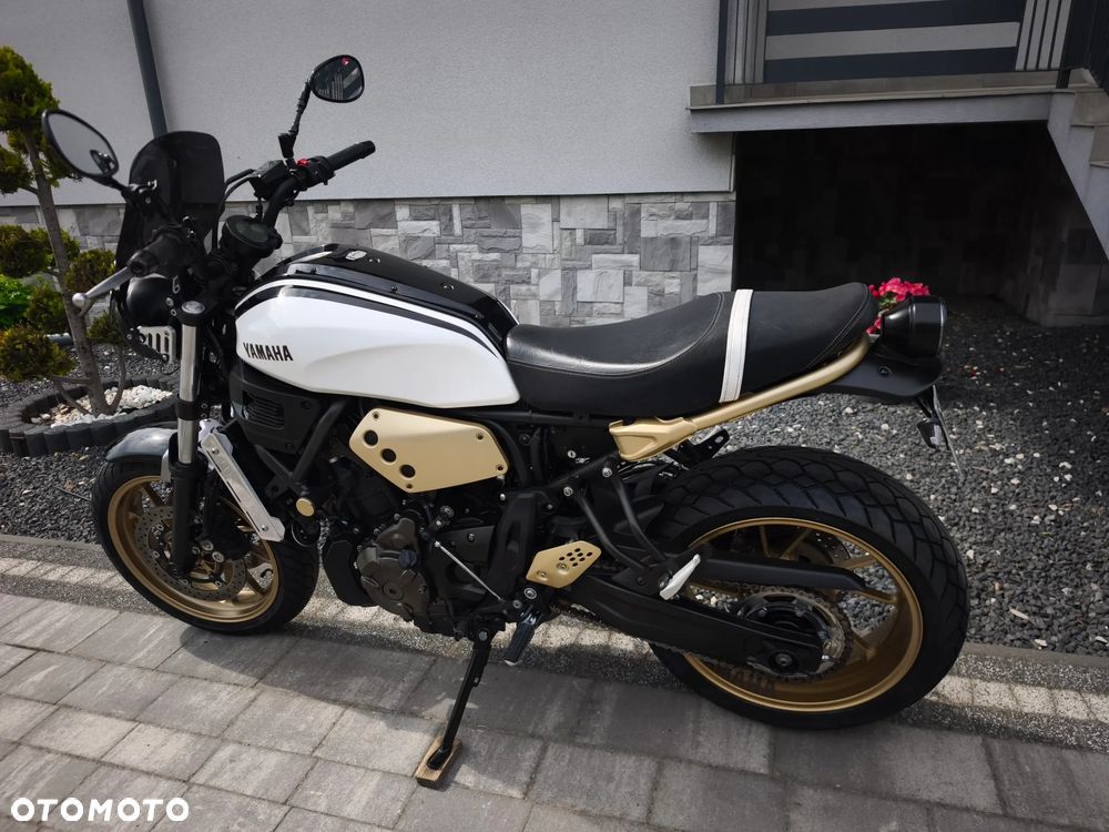 Yamaha XSR - 27