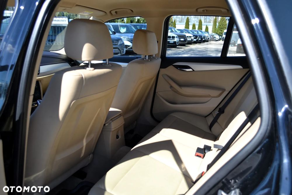 BMW X1 xDrive18d Sport Line - 11