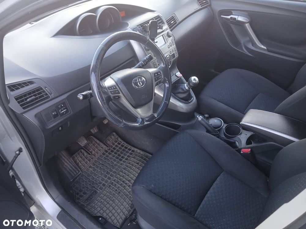 Toyota Verso 2.0 D-4D Premium 7os - 9