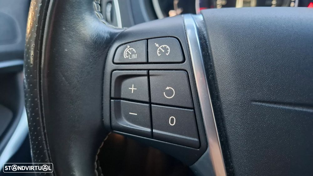 Volvo V40 2.0 D2 R-Design - 40