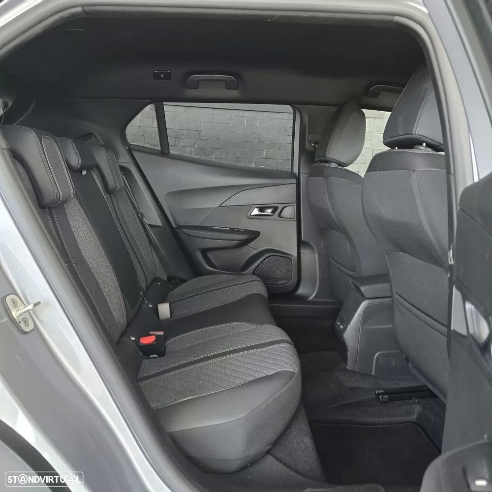Peugeot e-2008 54 kWh Allure - 10