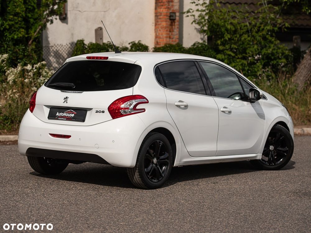 Peugeot 208 120 VTI Intuitive - 9