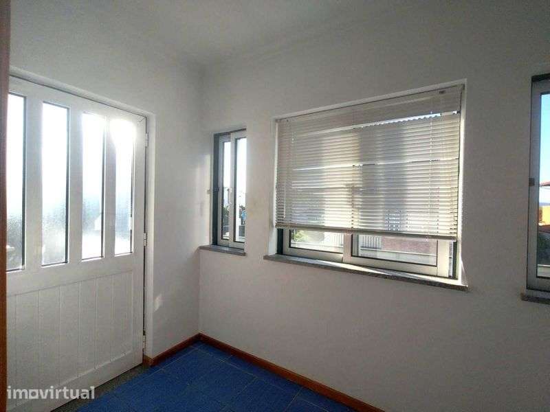 Moradia Isolada T5, 5 WC´s, Aquecimento Central, Viseu - Grande imagem: 4/12