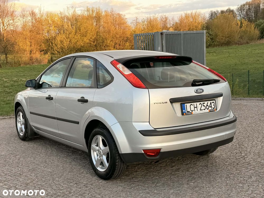 Ford Focus 1.6 Ambiente - 4