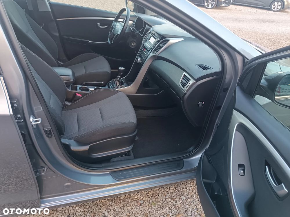 Hyundai i30 1.6 CRDi Blue Comfort - 28