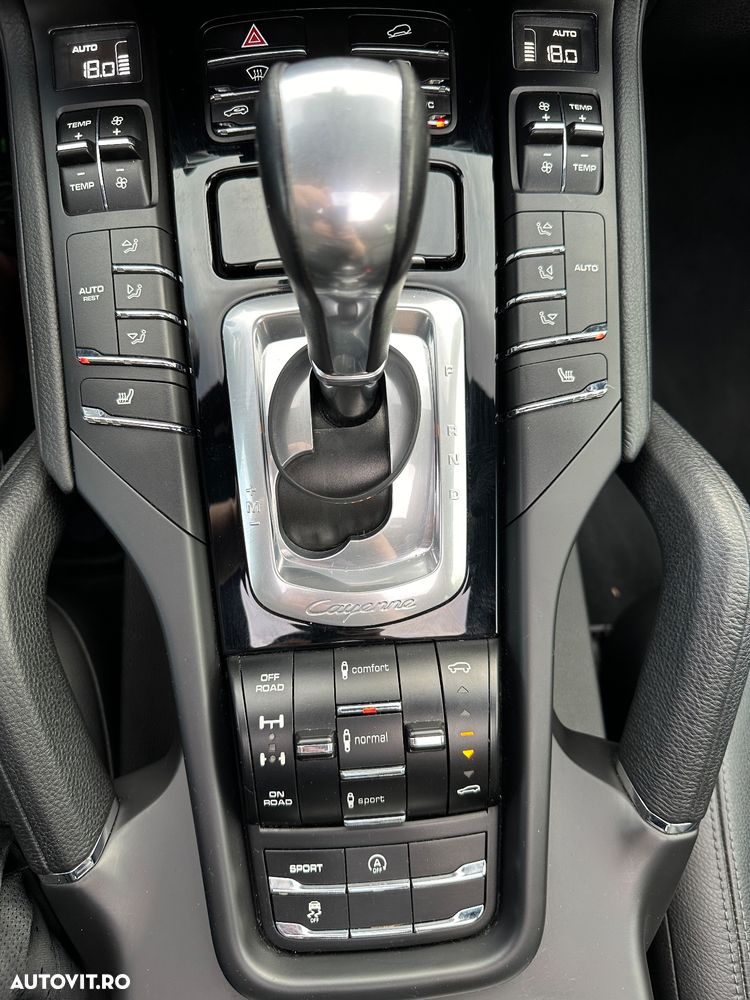 Porsche Cayenne - 15