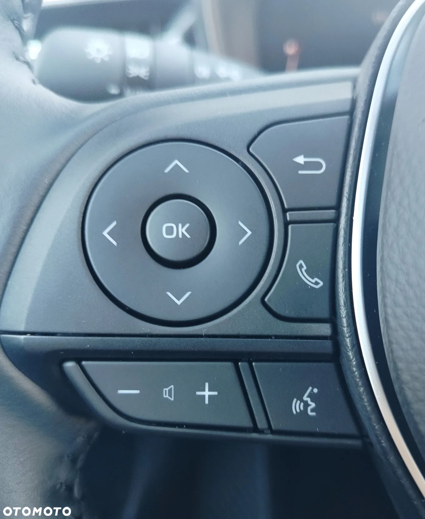 Suzuki Swace 1.8 Hybrid Premium Plus CVT - 14