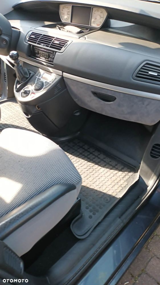 Peugeot 807 - 11