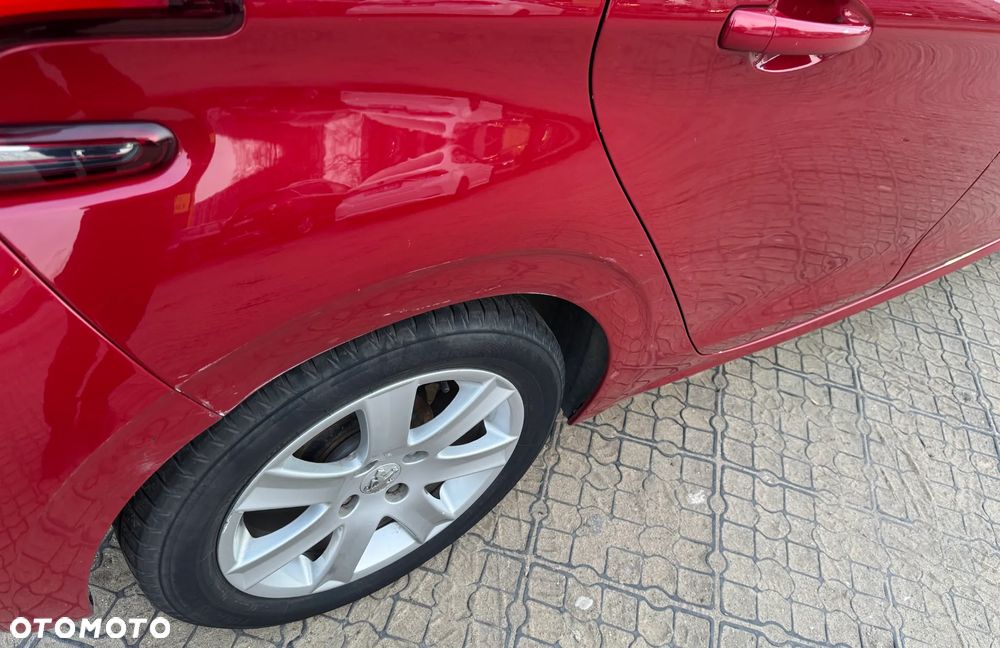 Peugeot 208 PureTech 110 Stop & Start Allure - 11