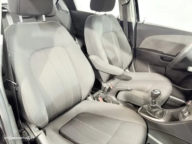 Chevrolet Aveo 1.2 LS - 30