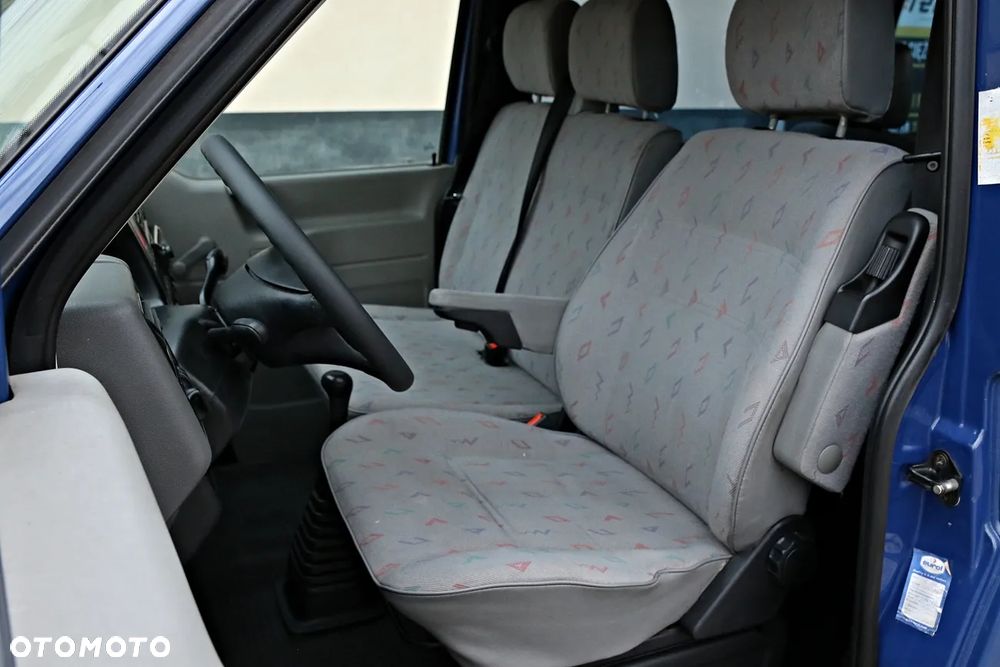 Volkswagen Transporter - 26