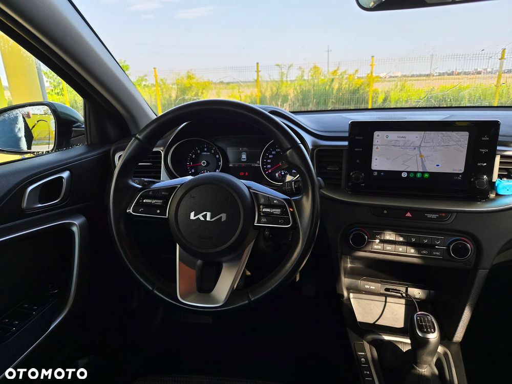 Kia Ceed 1.5 T-GDI M - 10
