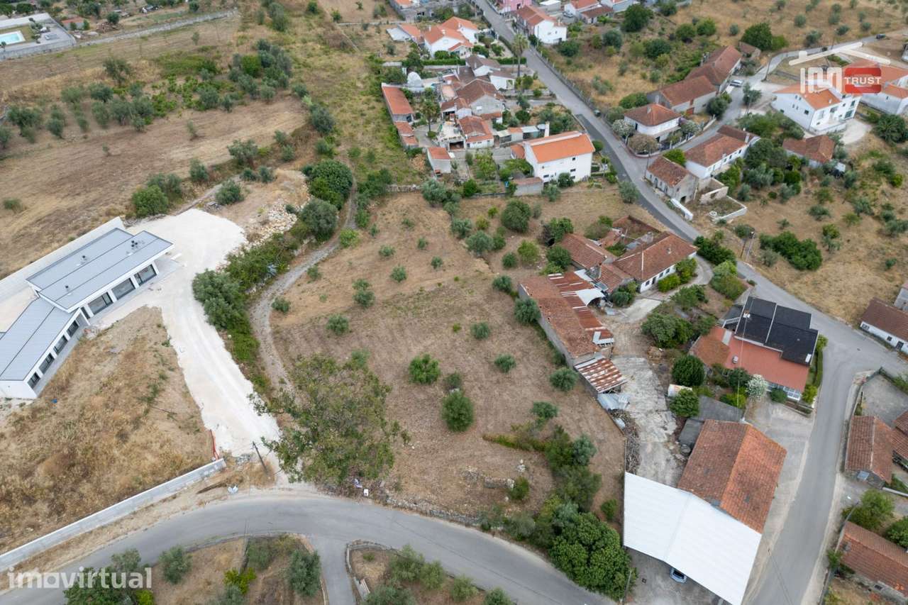 TERRENO COM 2033,85 m² EM ATOUGUIA - Grande imagem: 5/15