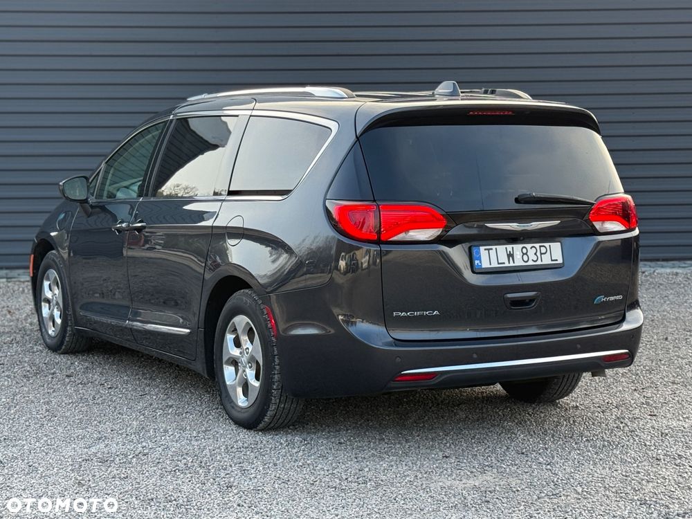 Chrysler Pacifica - 12