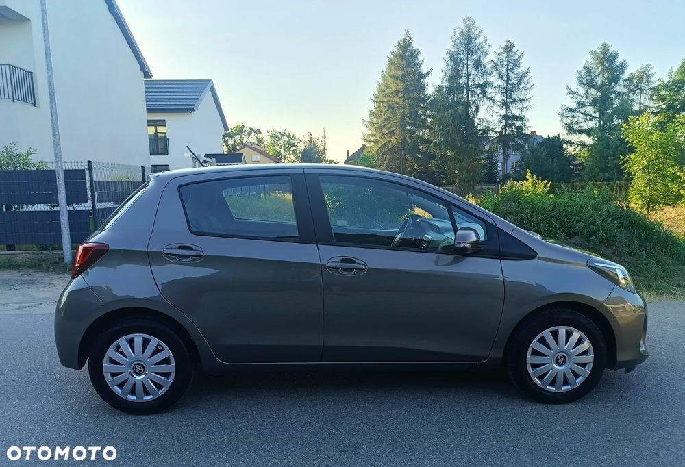 Toyota Yaris - 10