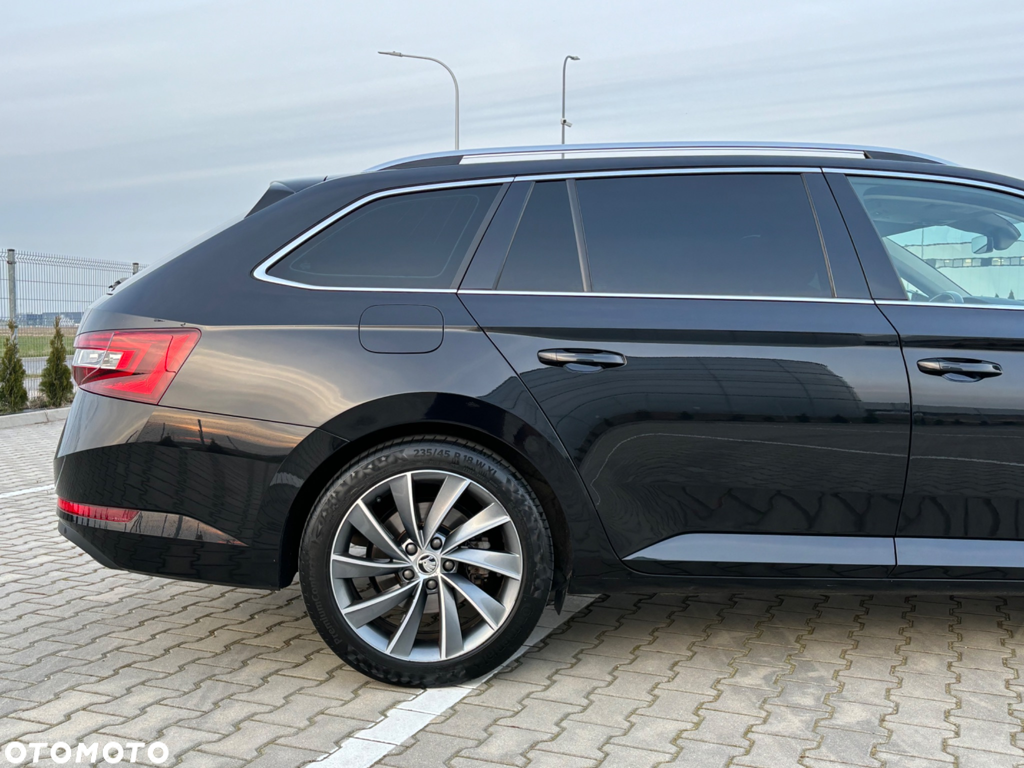 Skoda Superb 2.0 TDI SCR 4x4 L&K DSG - 3