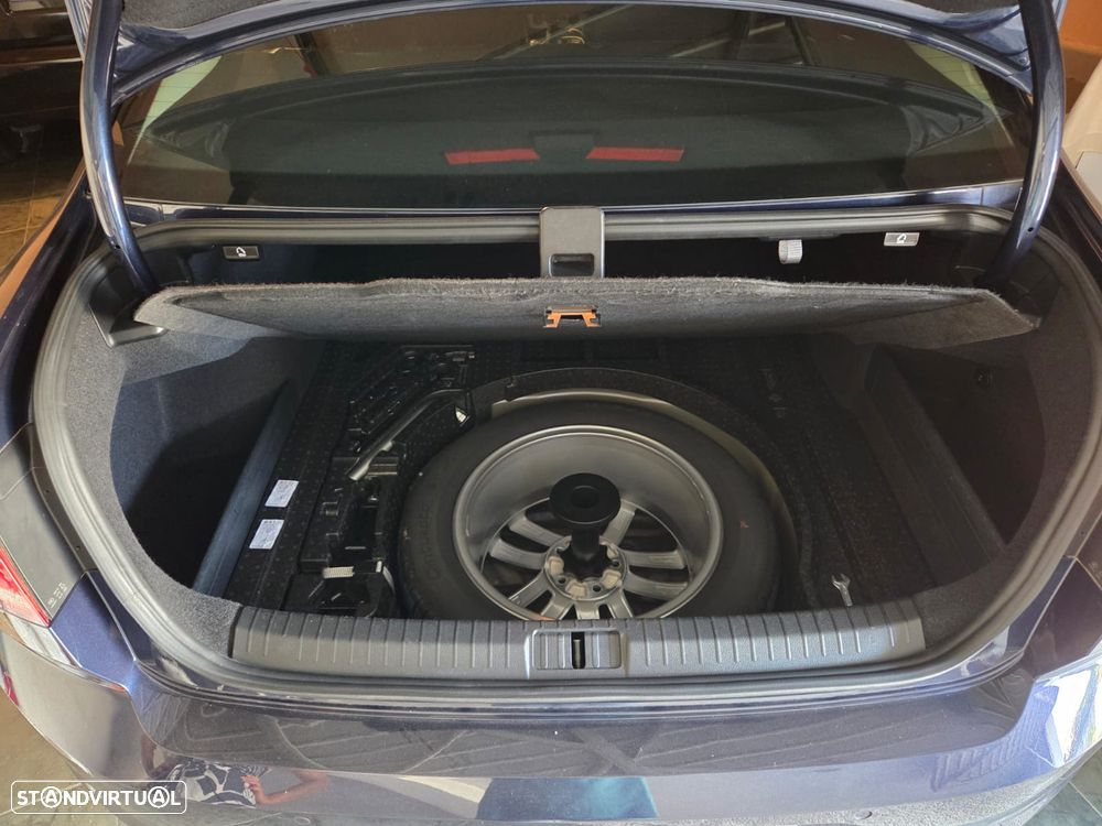 VW Passat 1.6 TDI BlueMotion - 28