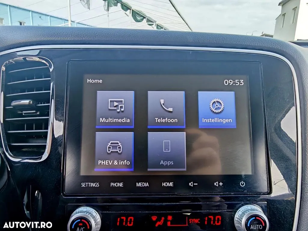 Mitsubishi Outlander 2.4 4WD Plug-In Hybrid Plus - 19