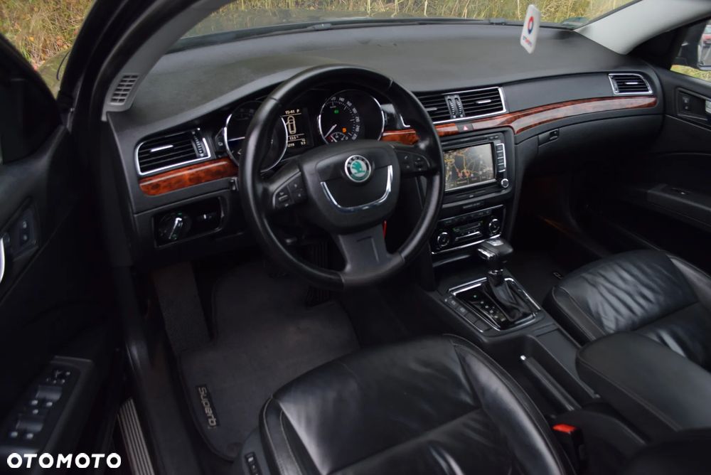Skoda Superb Combi 2.0 TDI DSG Exclusive - 11