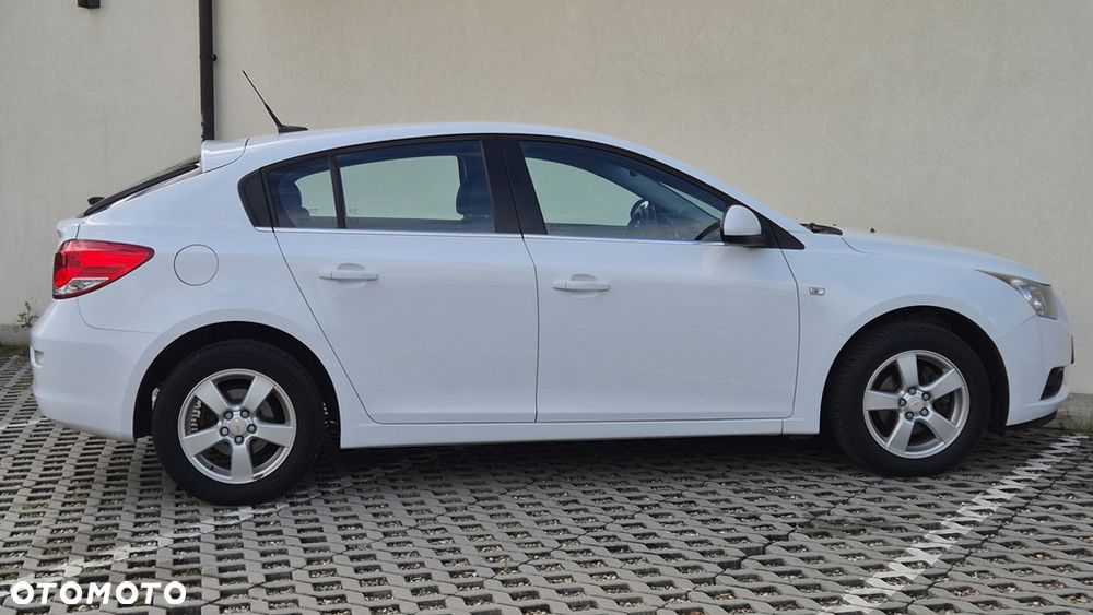 Chevrolet Cruze 1.6 LT+ - 24