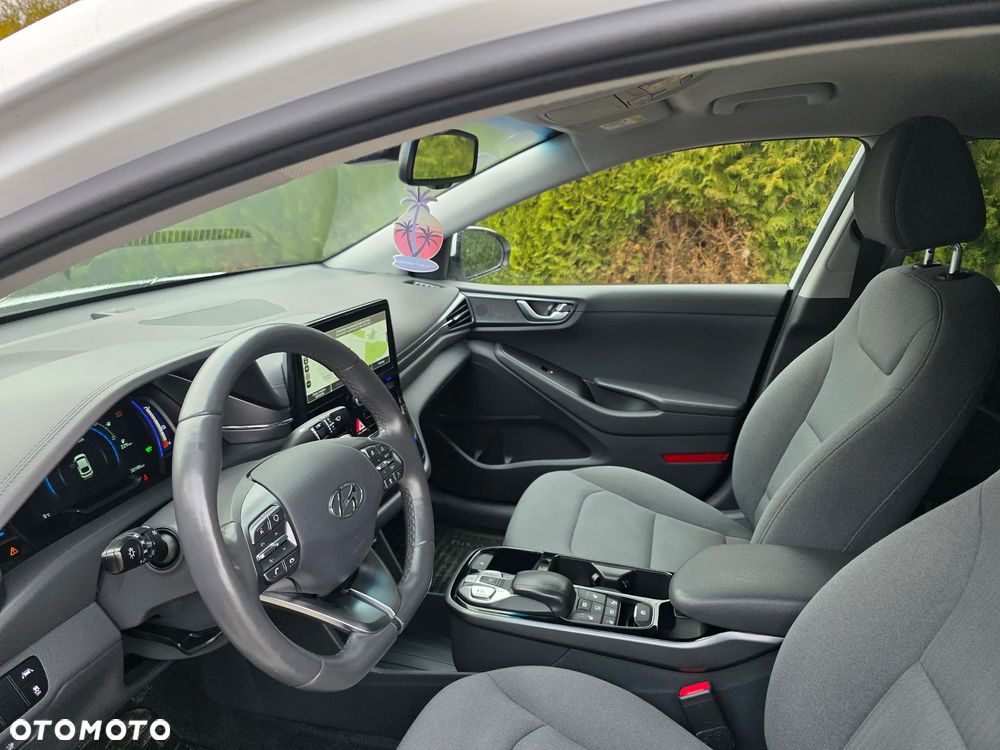 Hyundai IONIQ - 22