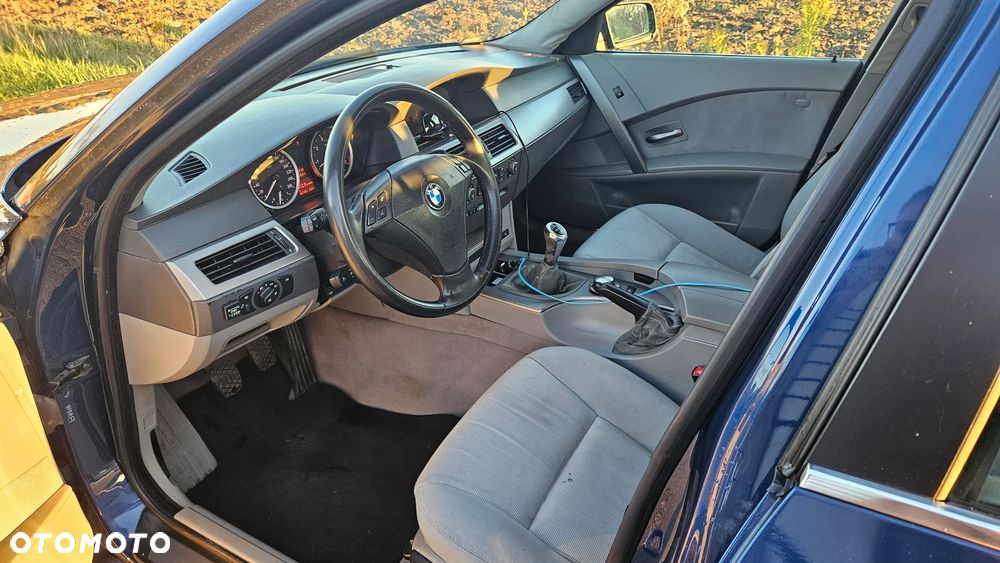 BMW Seria 5 520i - 6