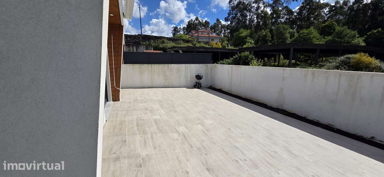 Moradia T3 Moderna em Paços de Ferreira - Grande imagem: 3/23