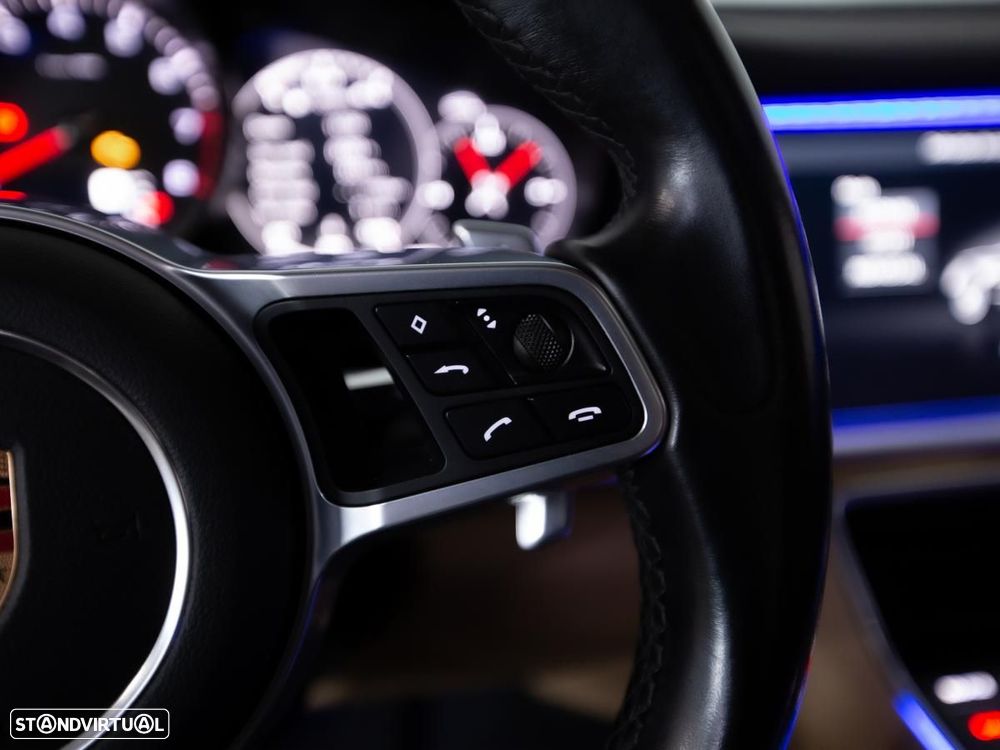Porsche Panamera Sport Turismo - 22