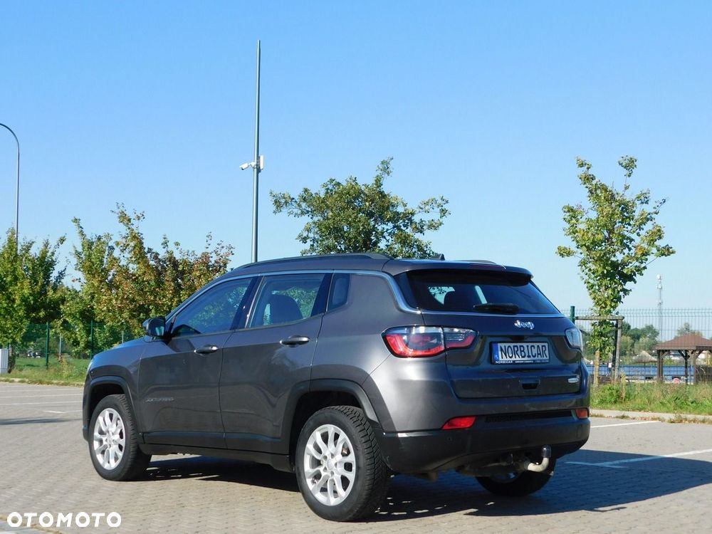Jeep Compass - 24