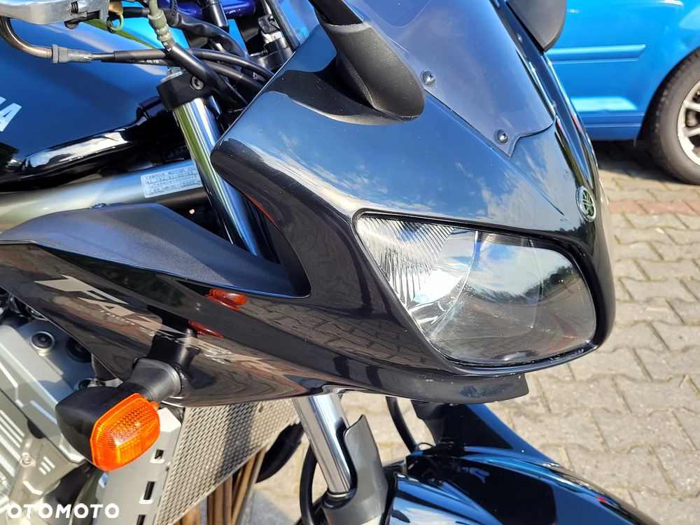 Yamaha FZS - 19